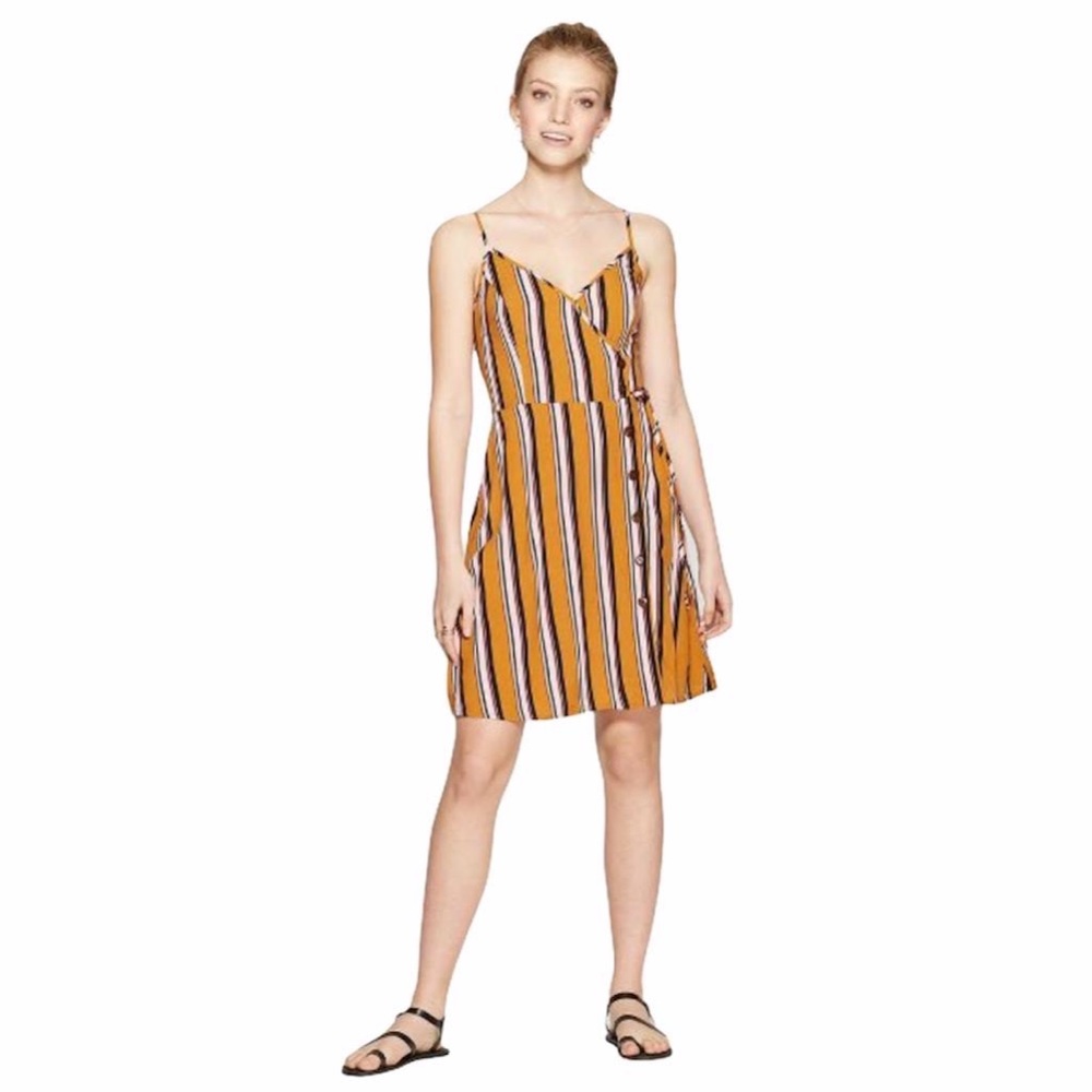 BUNDLE ME * Faux Wrap Dress - Picture 2 of 6